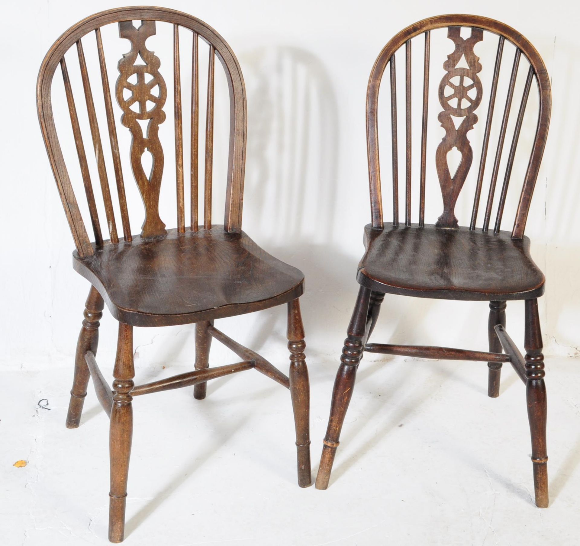 19TH CENTURY HARLEQUIN OAK WHEELBACK & CANDLESTICK CHAIRS - Image 5 of 9