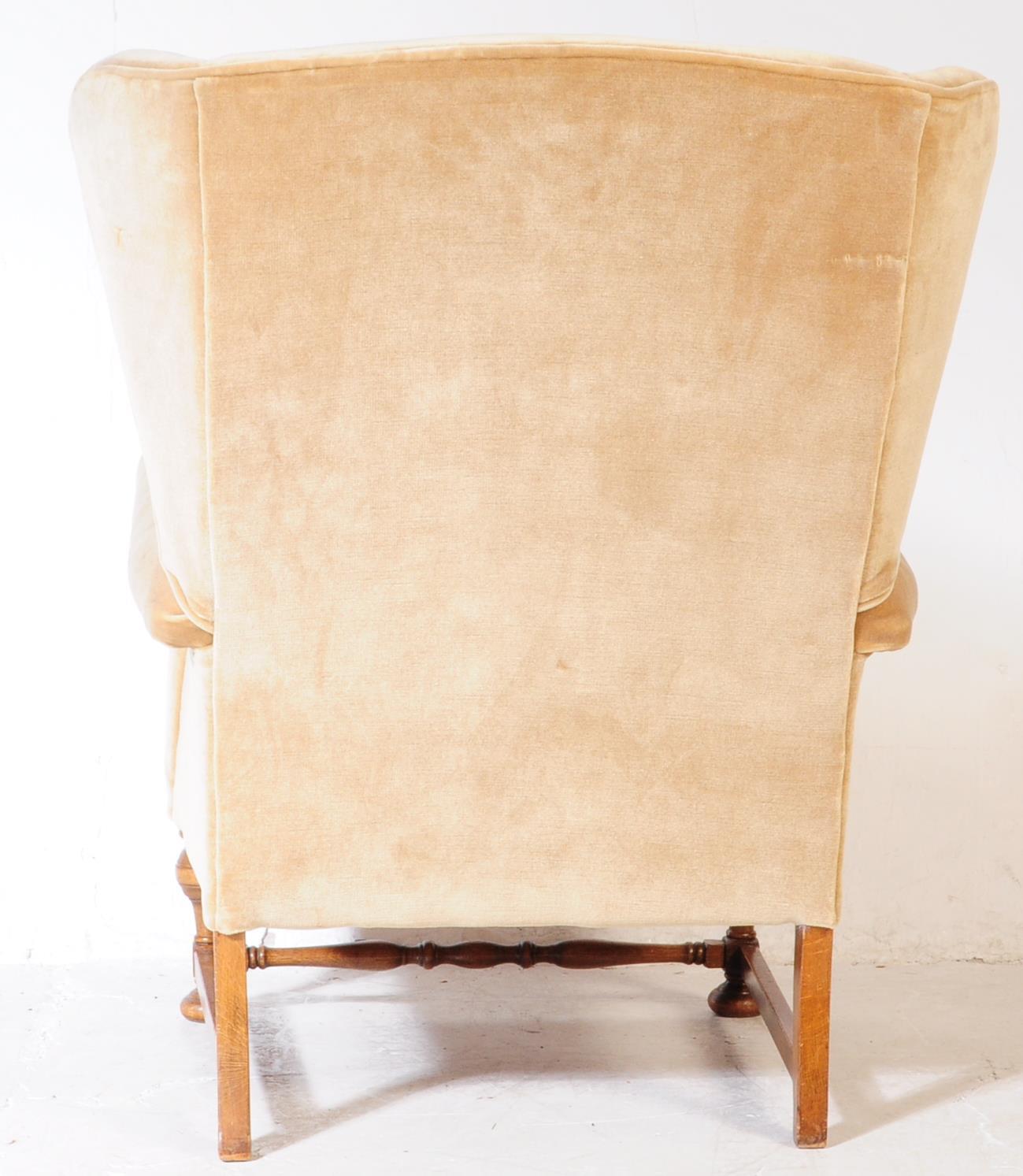 VINTAGE 20TH CENTURY OAK WING BACK ARMCHAIR - Image 2 of 4