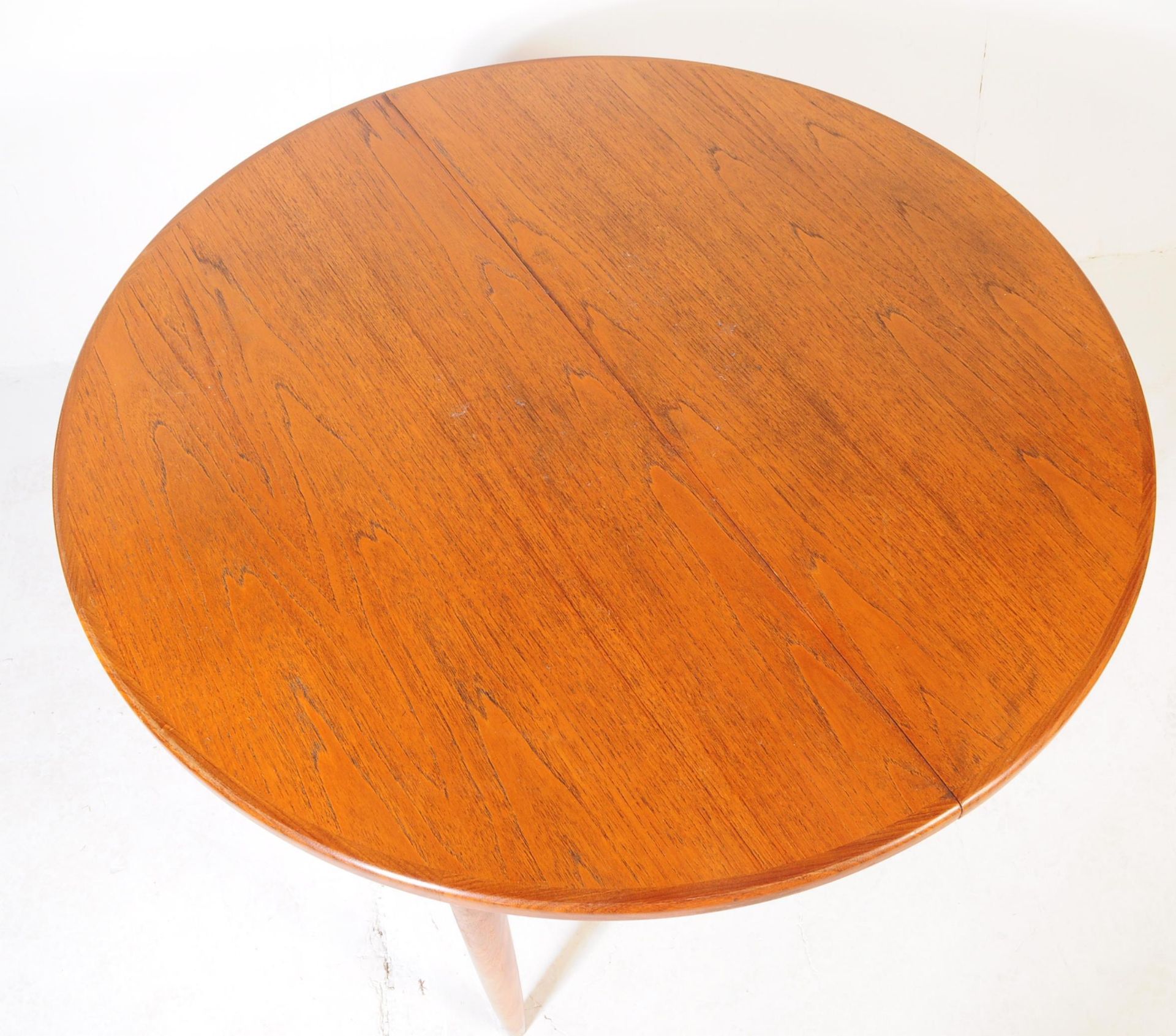 G PLAN FURNITURE - MID 20TH CENTURY TEAK TABLE & CHAIRS - Bild 9 aus 12