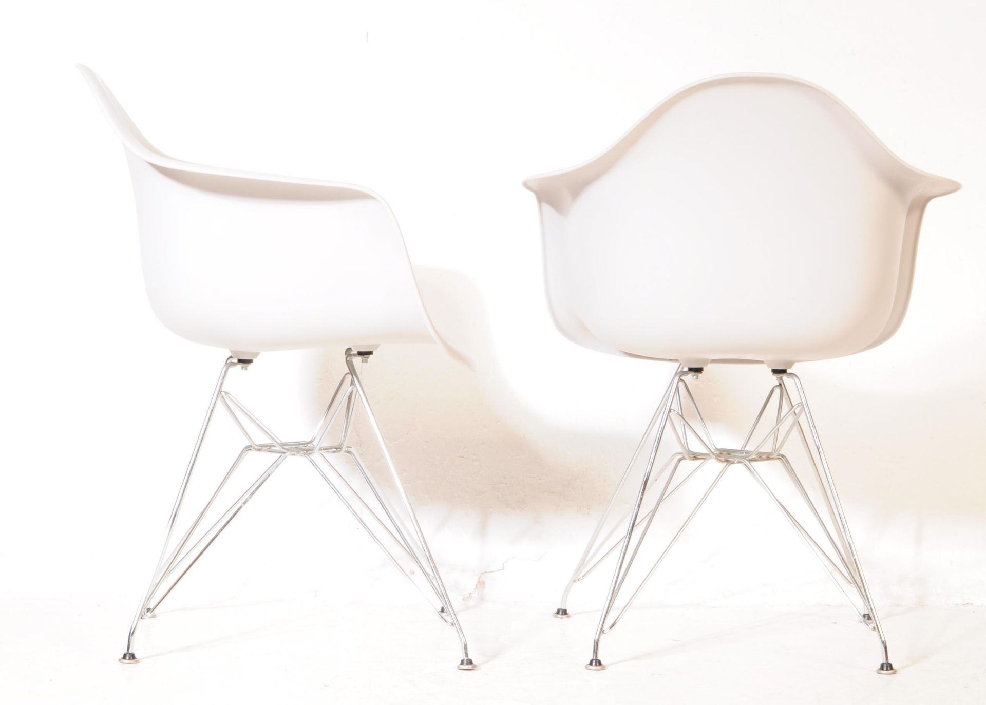 PAIR OF 20TH CENTURY EIFFEL EAMES STYLE DINING CHAIR - Image 3 of 4