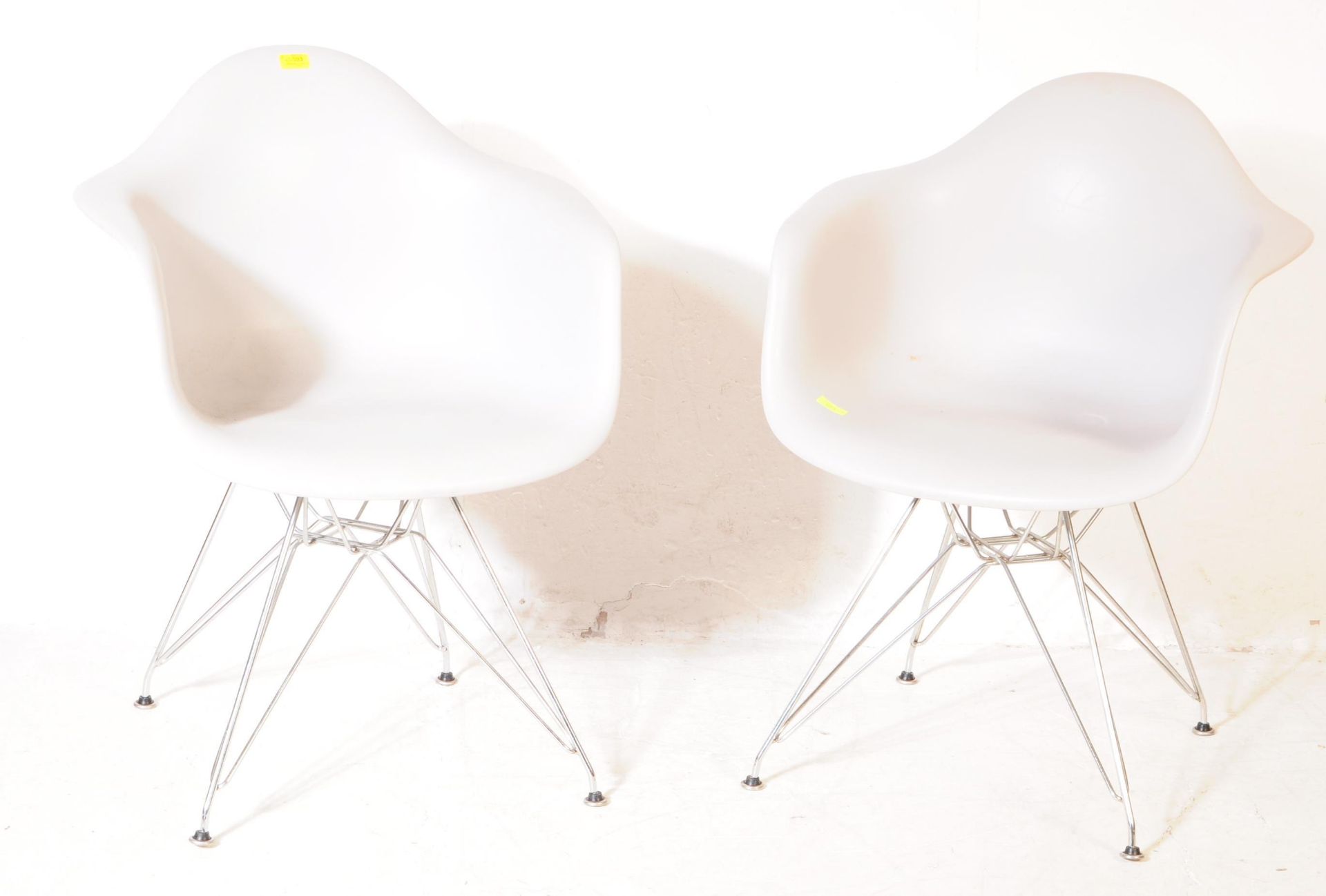 PAIR OF 20TH CENTURY EIFFEL EAMES STYLE DINING CHAIR - Bild 2 aus 4