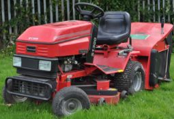 RED WESTWOOD S1300 RIDE ON LAWN MOWER