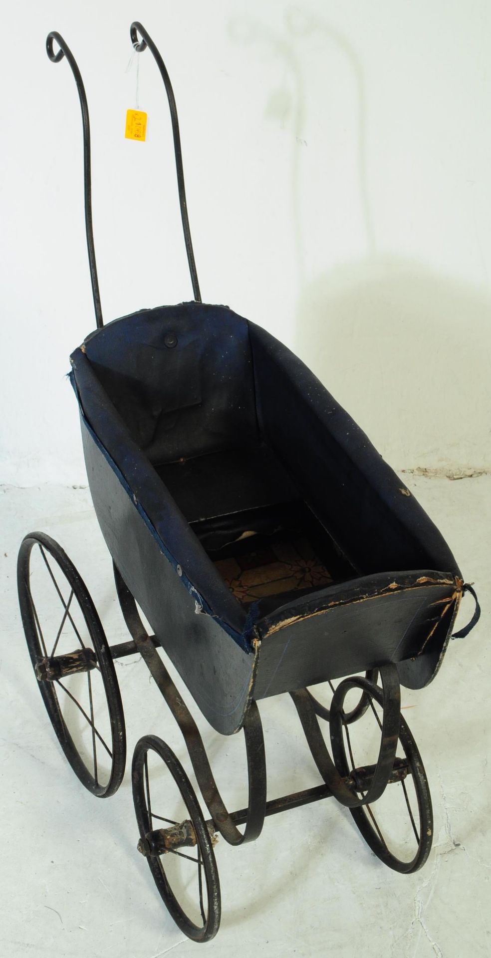 TWO 19TH CENTURY VICTORIAN DOLLS PRAMS - Bild 6 aus 11