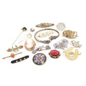 COLLECTION OF 19TH & 20TH CENTURY JEWELLERY
