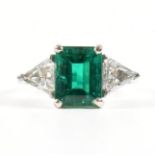18CT WHITE GOLD COLOMBIAN EMERALD & DIAMOND RING