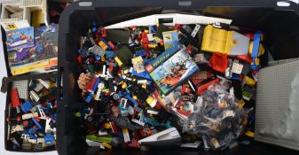 LEGO - LARGE COLLECTION OF LOOSE LEGO BRICKS & MINIFIGURES