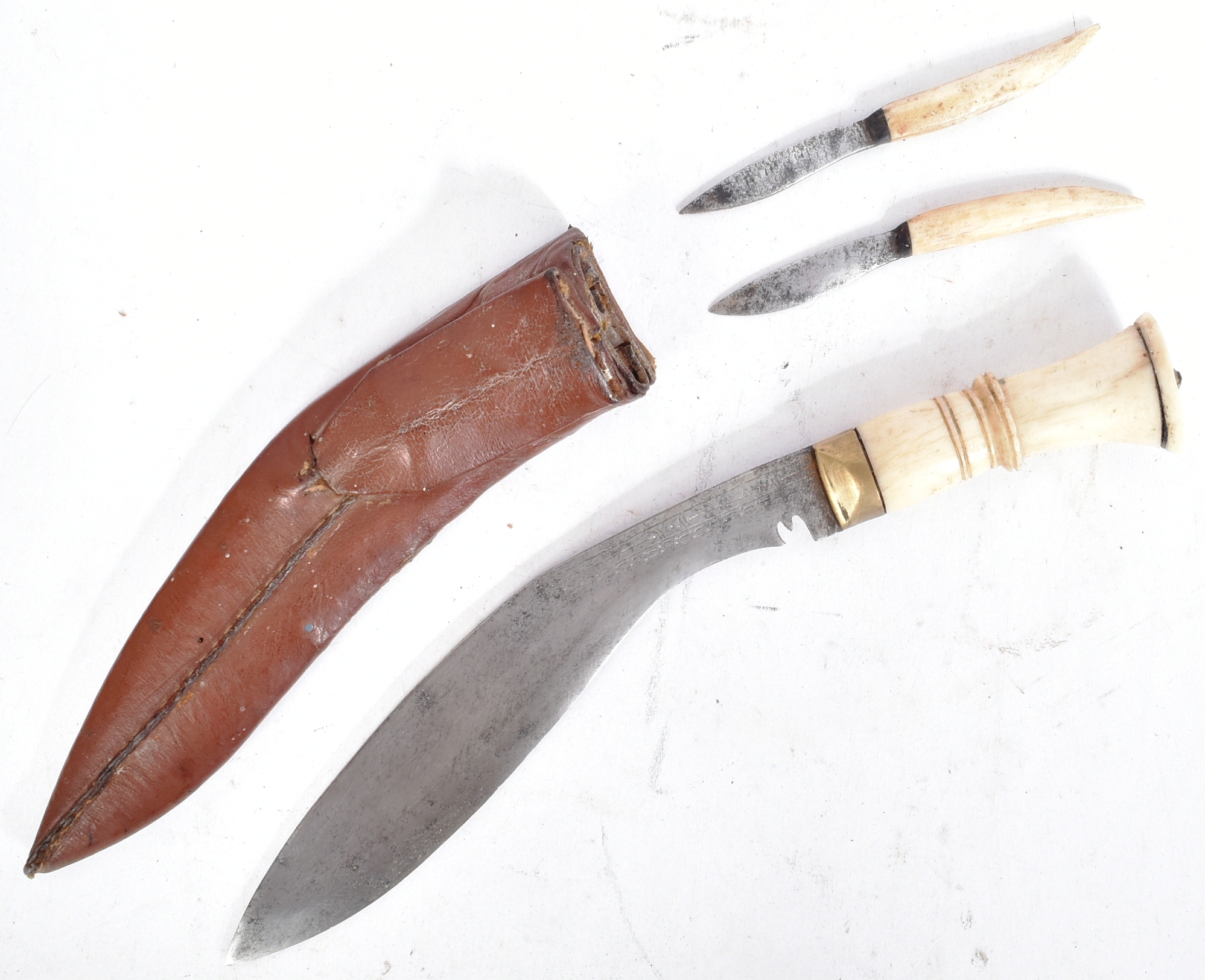 EARLY 20TH CENTURY TIBETAN KUKRI KNIFE - Image 2 of 6