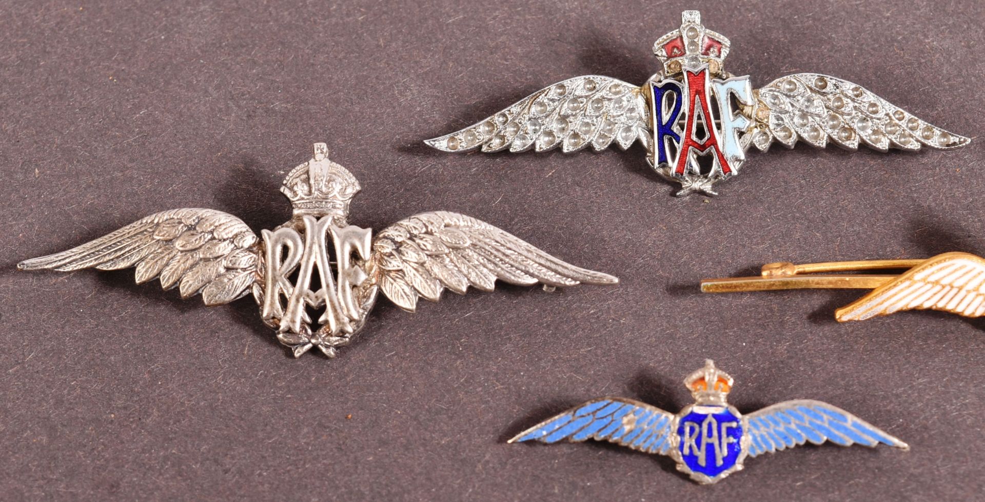 WWII SECOND WORLD WAR RAF SWEETHEART BROOCHES - Image 2 of 5
