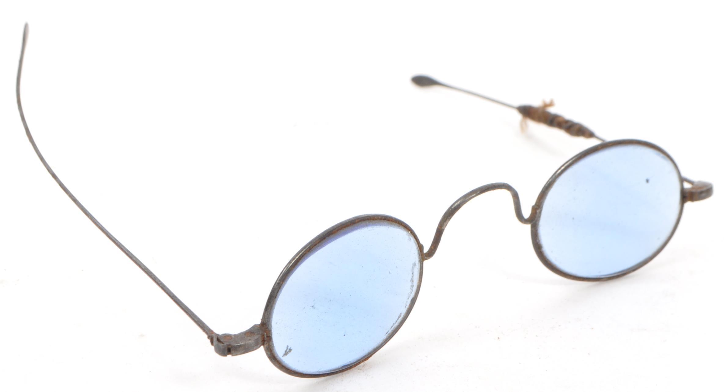 PAIR OF 19TH CENTURY BLUE LENS READING SPECTACLES - Image 3 of 5