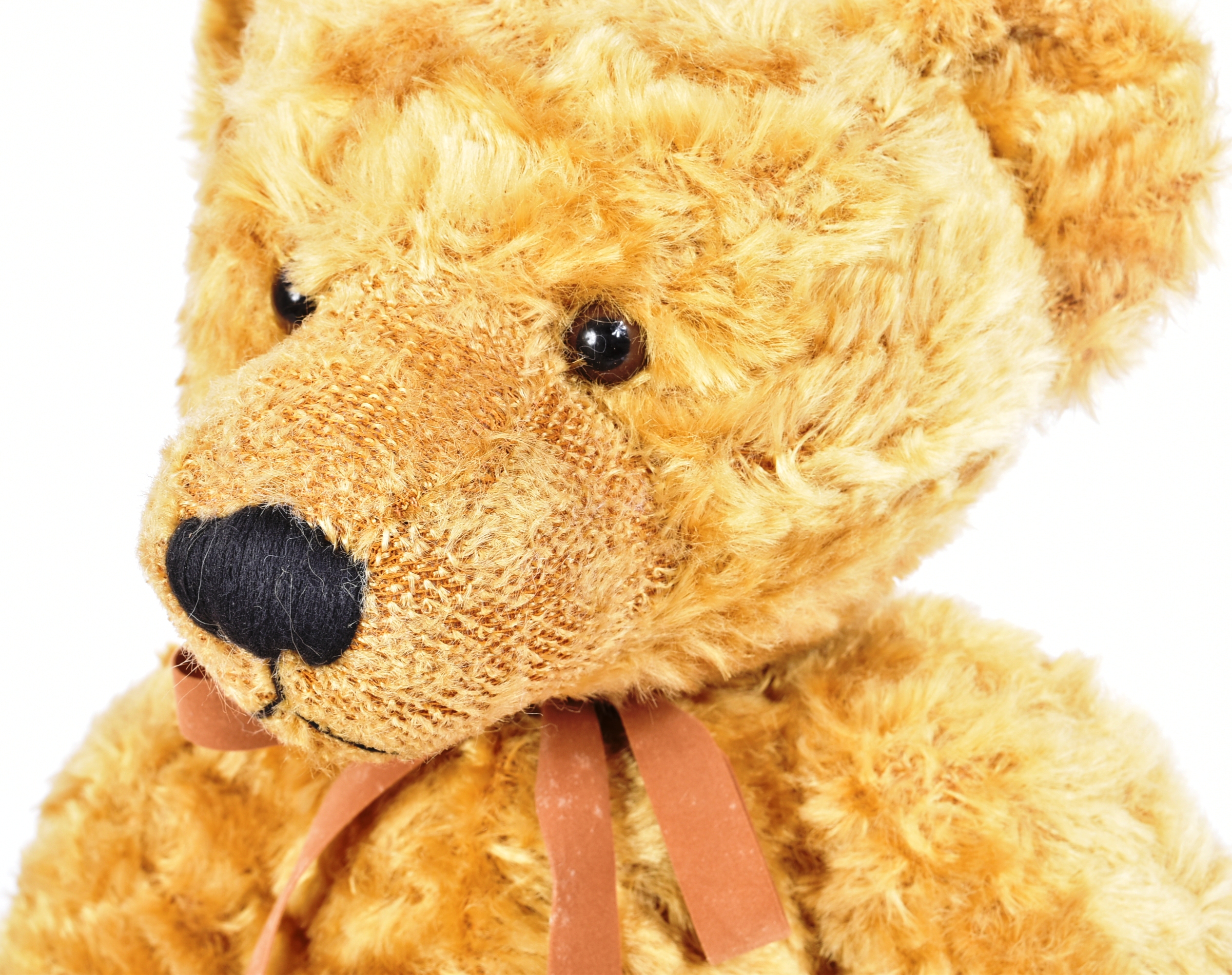 RUSS BERRIE - LIMITED EDITION RUSS BERRIE TEDDY BEAR ' DORCHESTER ' - Image 4 of 6