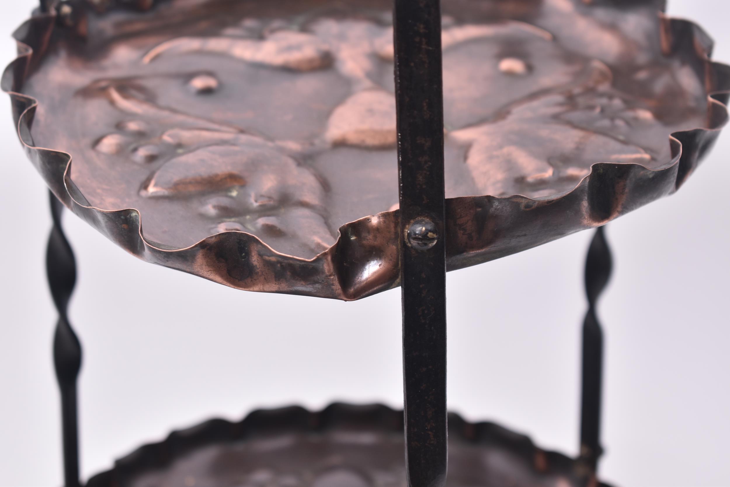 ART NOUVEAU COPPER & WROUGHT IRON CAKE STAND WHATNOT - Image 5 of 6