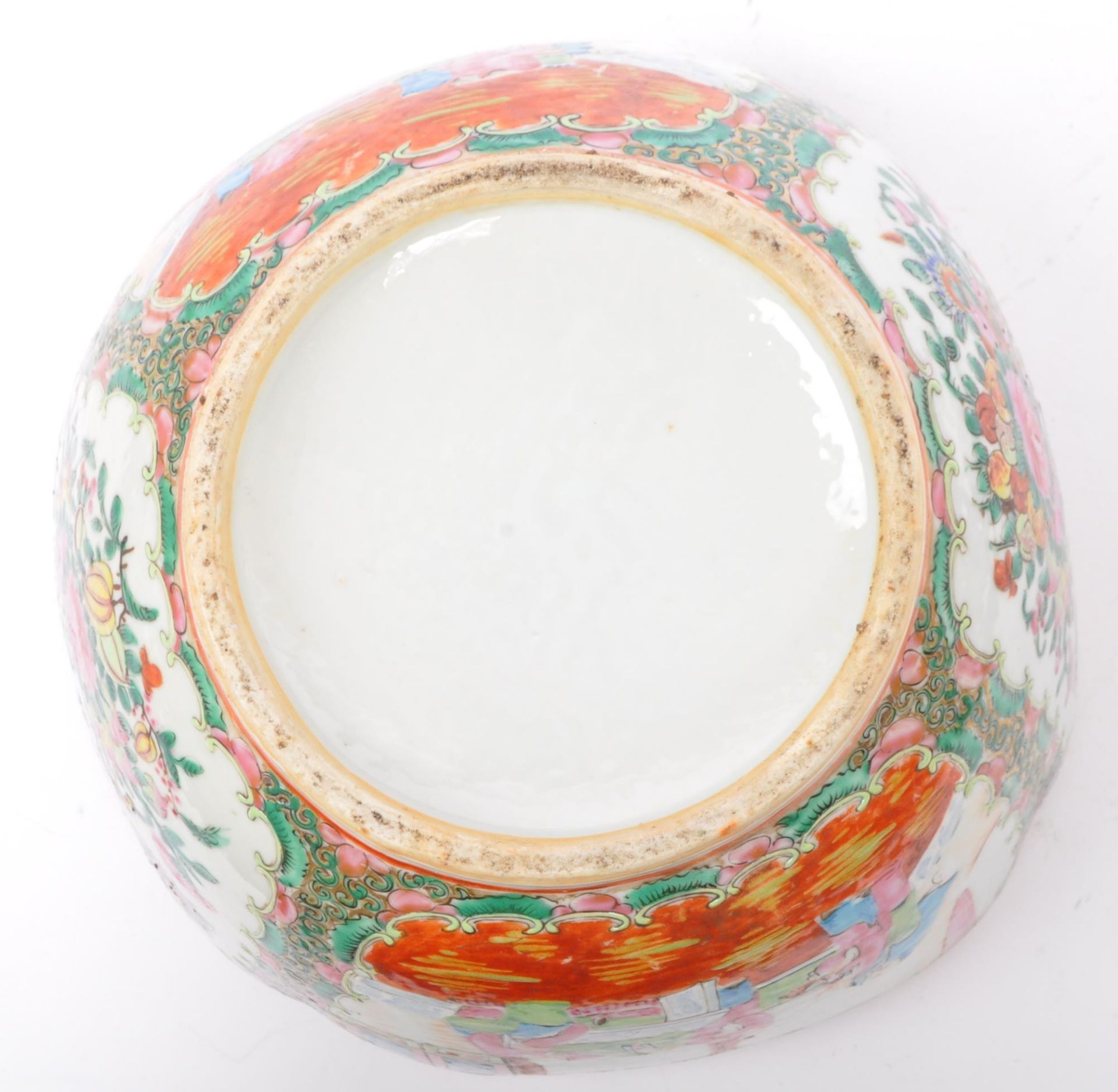 19TH CENTURY CHINESE CANTONESE HAND PAINTED BOWL - Image 7 of 7