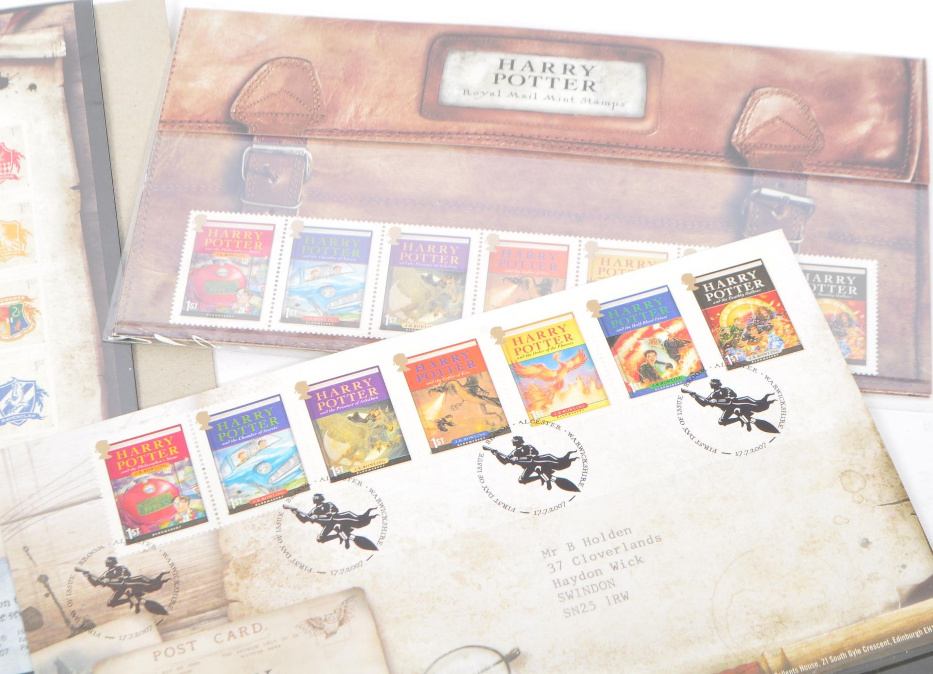 COLLECTION OF UNFRANKED UK HARRY POTTER STAMPS & POSTCARDS - Image 3 of 5