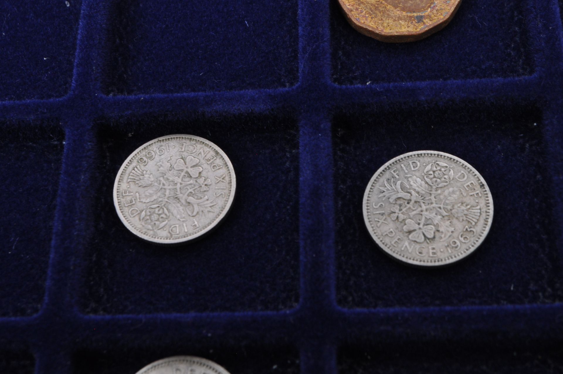 COLLECTION OF MID 20TH CENTURY UNCIRCULATED UK COINS - Image 3 of 8