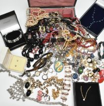 VINTAGE & MODERN COSTUME JEWELLERY & JEWLLERY BOXES