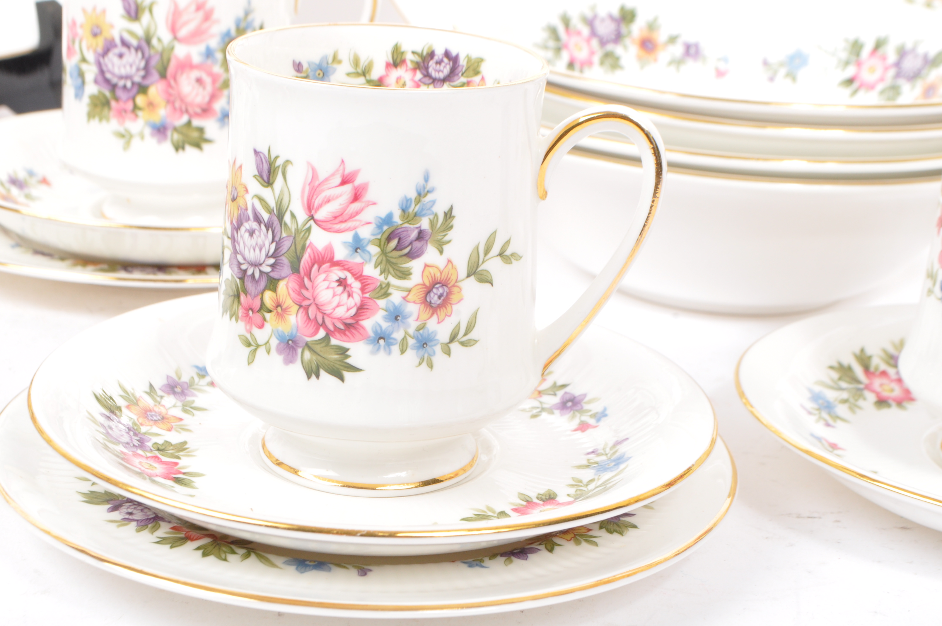 MID CENTURY LIVINIA PATTERN DINNER / TEA SERVICE BY PARAGON - Image 6 of 7