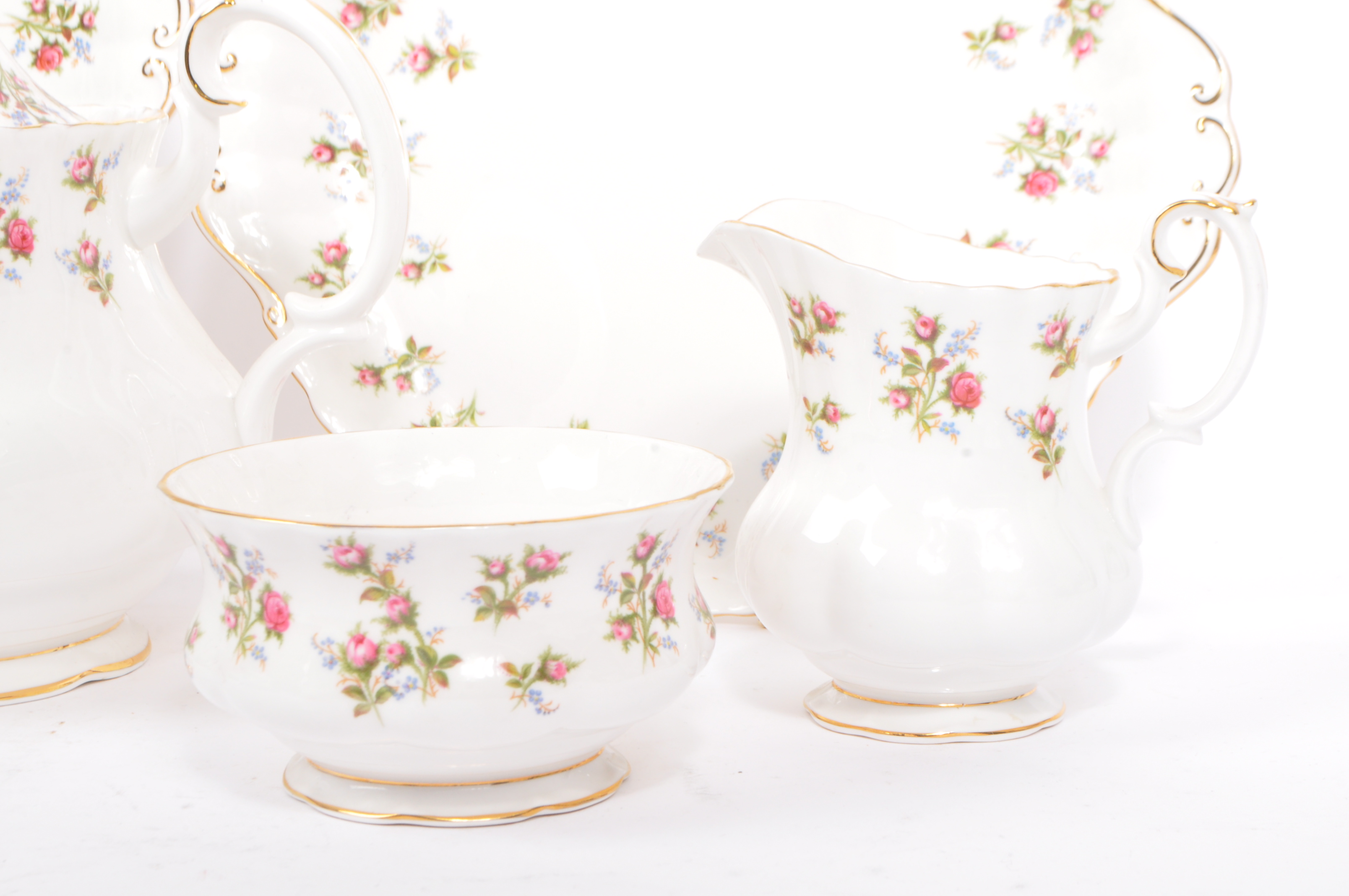 VINTAGE ROYAL ALBERT WINSOME BONE CHINA TEA SERVICE - Image 5 of 6