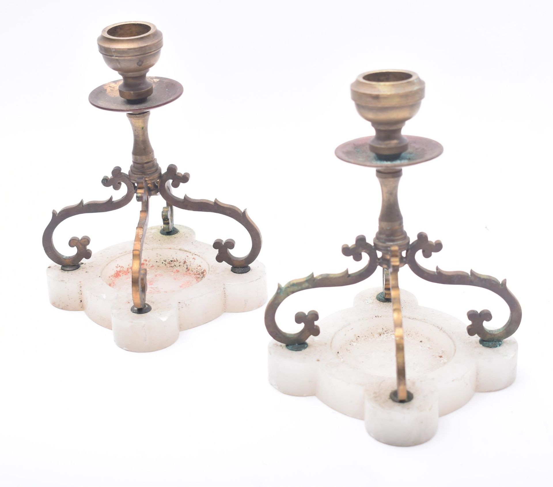 PAIR OF EARLY 20TH CENTURY BRASS & ONYX BASE CANDLESTICKS - Image 3 of 4