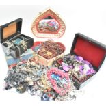 COLLECTION OF VINTAGE & MODERN COSTUME JEWELLERY & BOXES