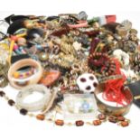 COLLECTION OF VINTAGE & MODERN COSTUME JEWELLERY