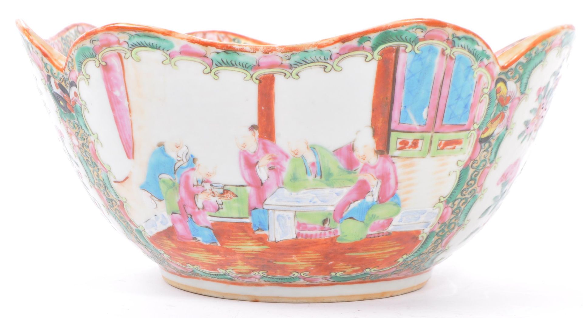 19TH CENTURY CHINESE CANTONESE HAND PAINTED BOWL - Bild 3 aus 7