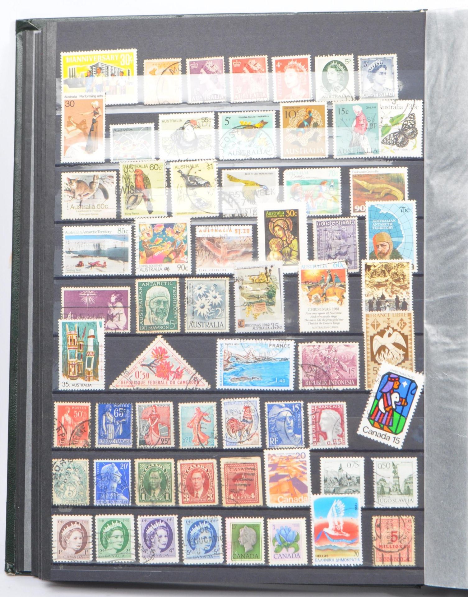 COLLECTION OF FOREIGN FRANKED UNCIRCULATED POSTAGE STAMPS - Image 3 of 10