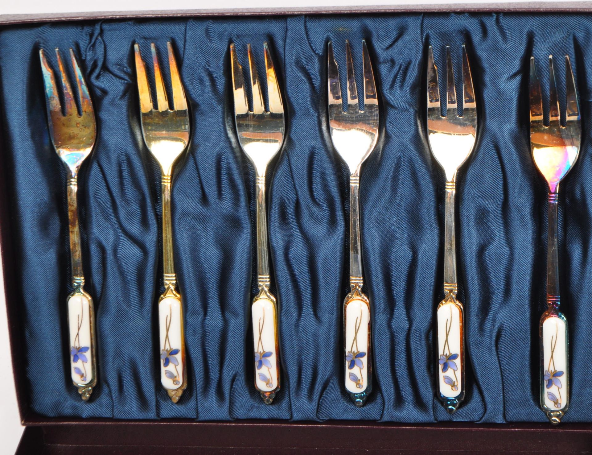 COLLECTION OF SILVER PLATE CUTLERY & TABLEWARE - Image 2 of 6