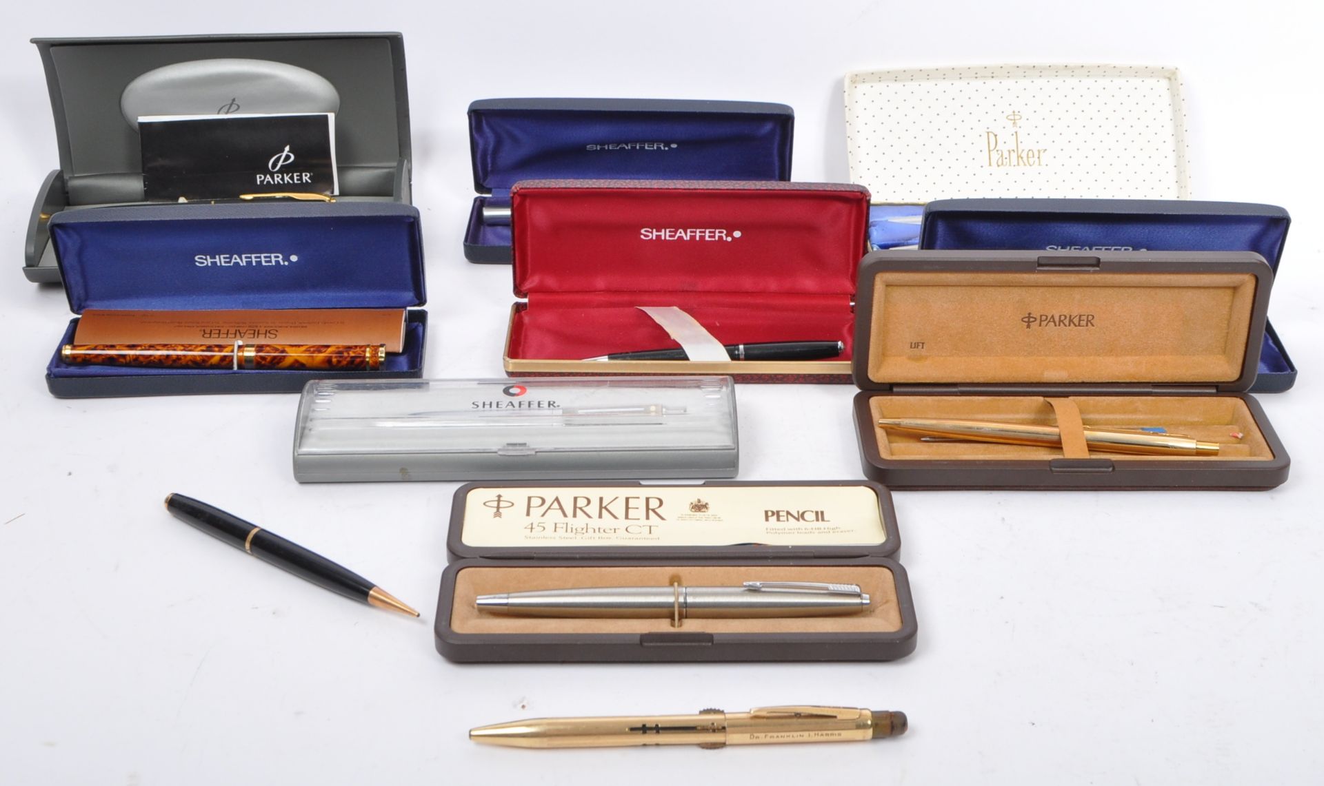 LARGE ASSORTMENT OF 20TH CENTURY BALL POINT PENS