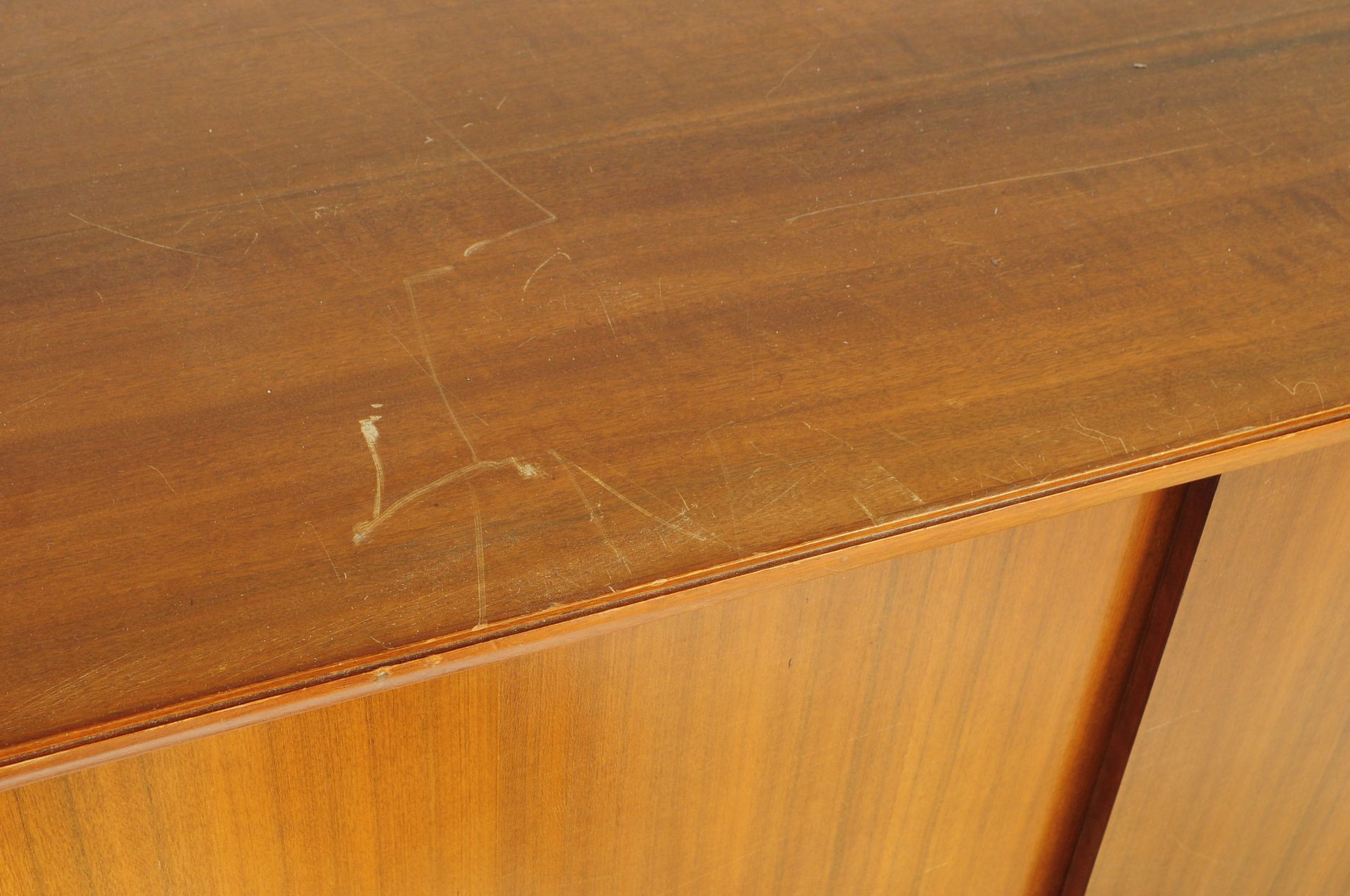 MID 20TH CENTURY TEAK VANSON SLIDING DOORS SIDEBOARD - Image 5 of 5