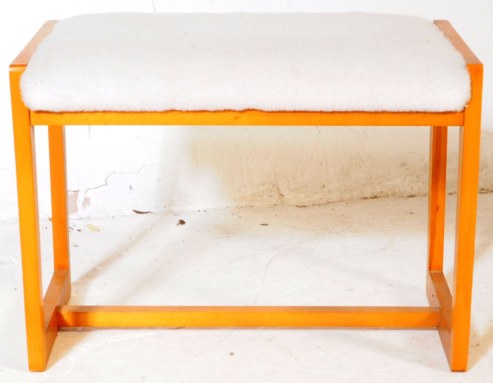 MID 20TH CENTURY OAK STAG FURNITURE DRESSING TABLE - Image 8 of 9