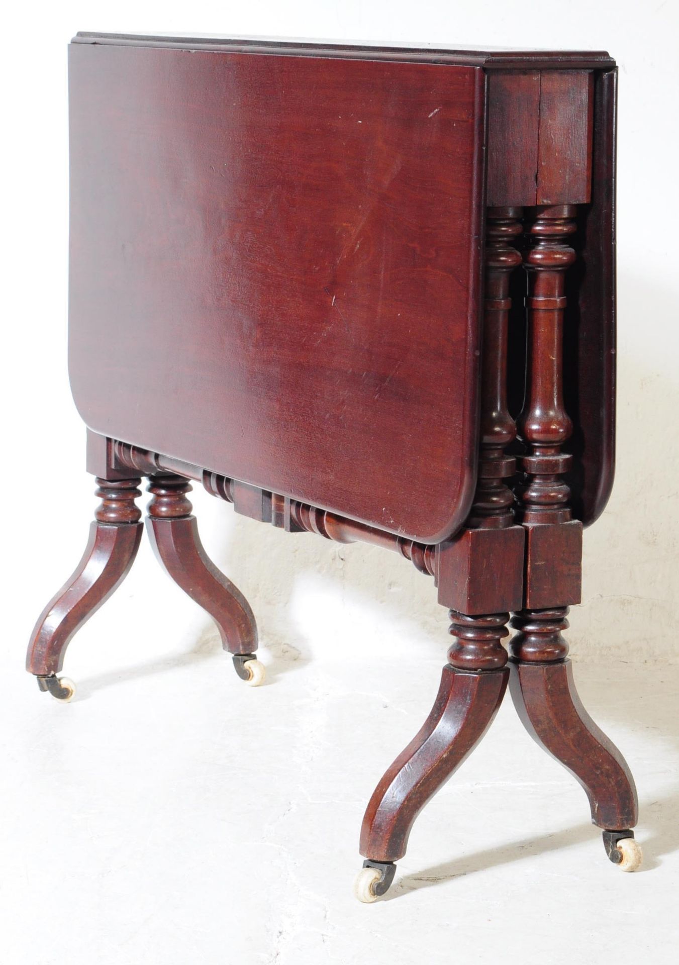 19TH CENTURY VICTORIAN MAHOGANY SUTHERLAND TABLE