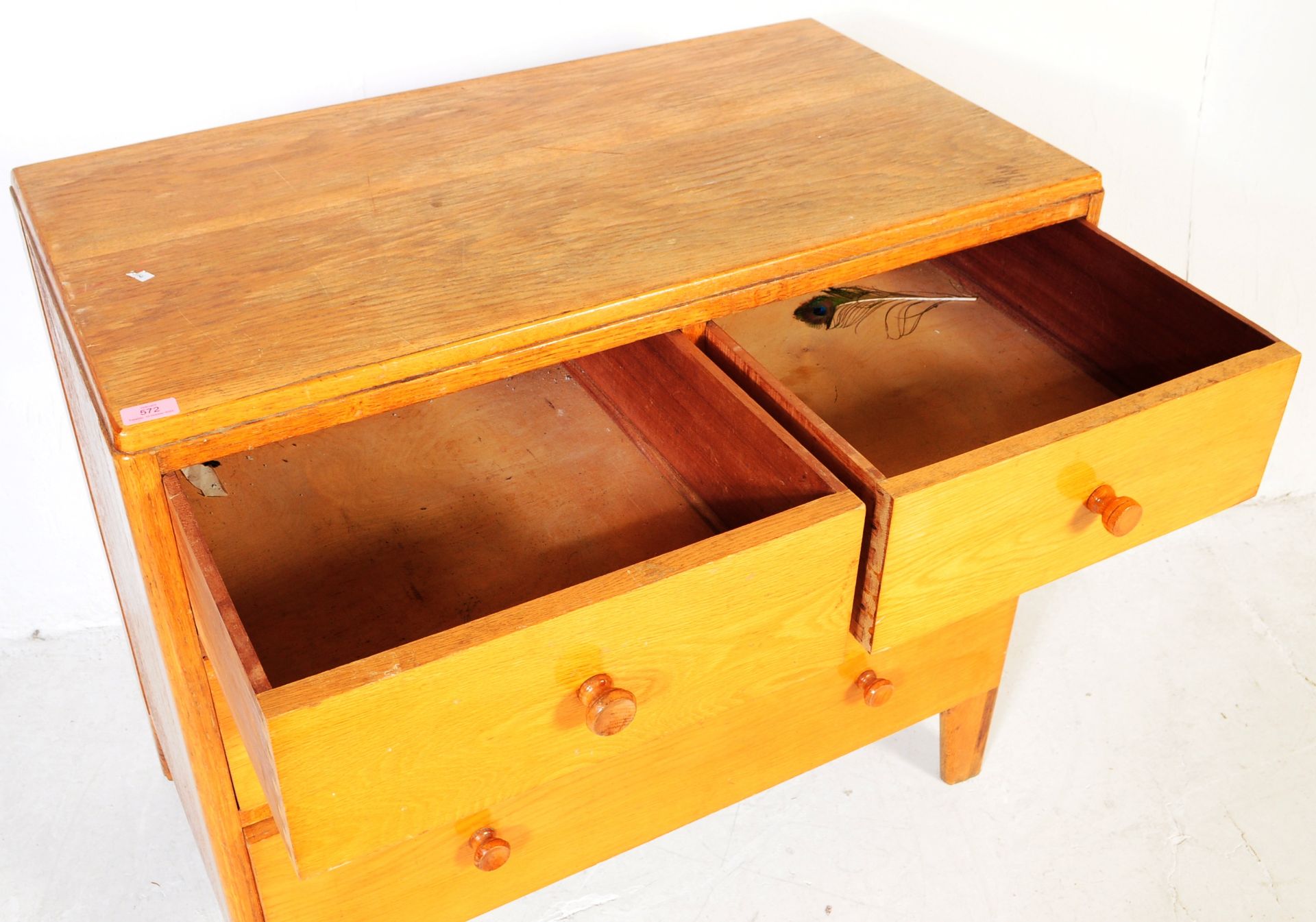 VINTAGE MID 20TH CENTURY MOD OAK CHEST OF DRAWERS - Image 3 of 6