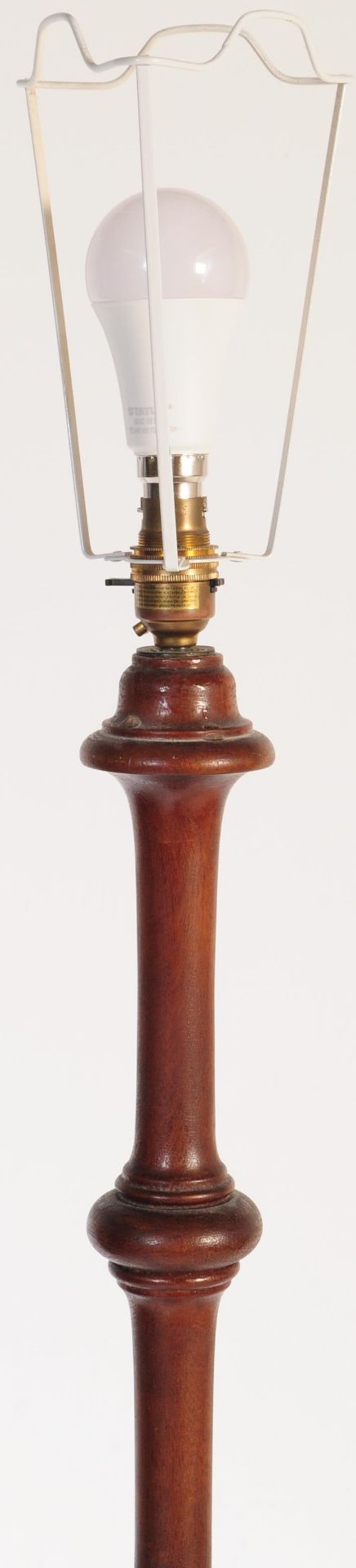 EARLY 20TH CENTURY MAHOGANY STANDARD FLOOR LAMP - Bild 2 aus 3