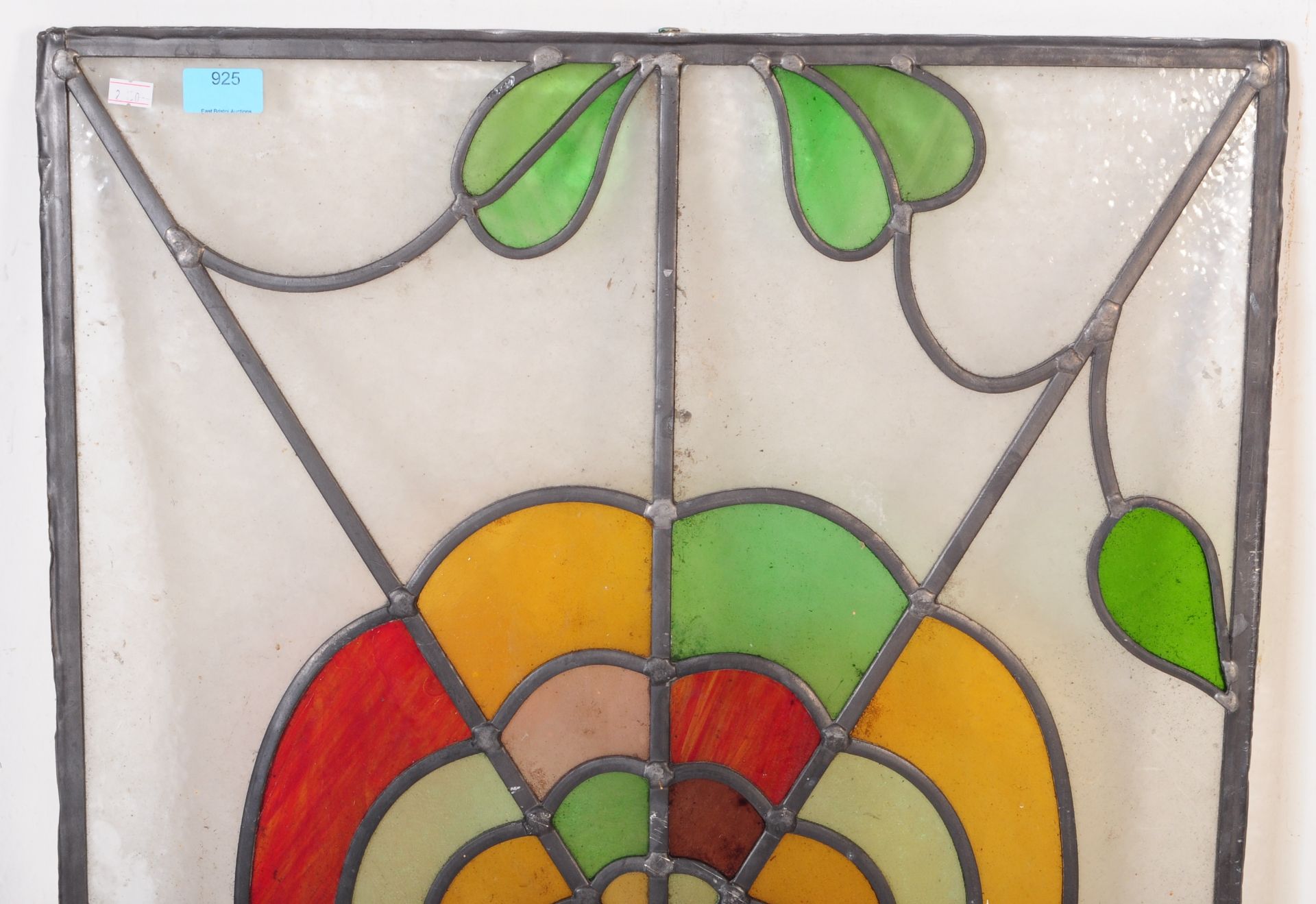 19TH CENTURY STAINED GLASS WINDOW WITH CENTRAL CREST - Image 3 of 5