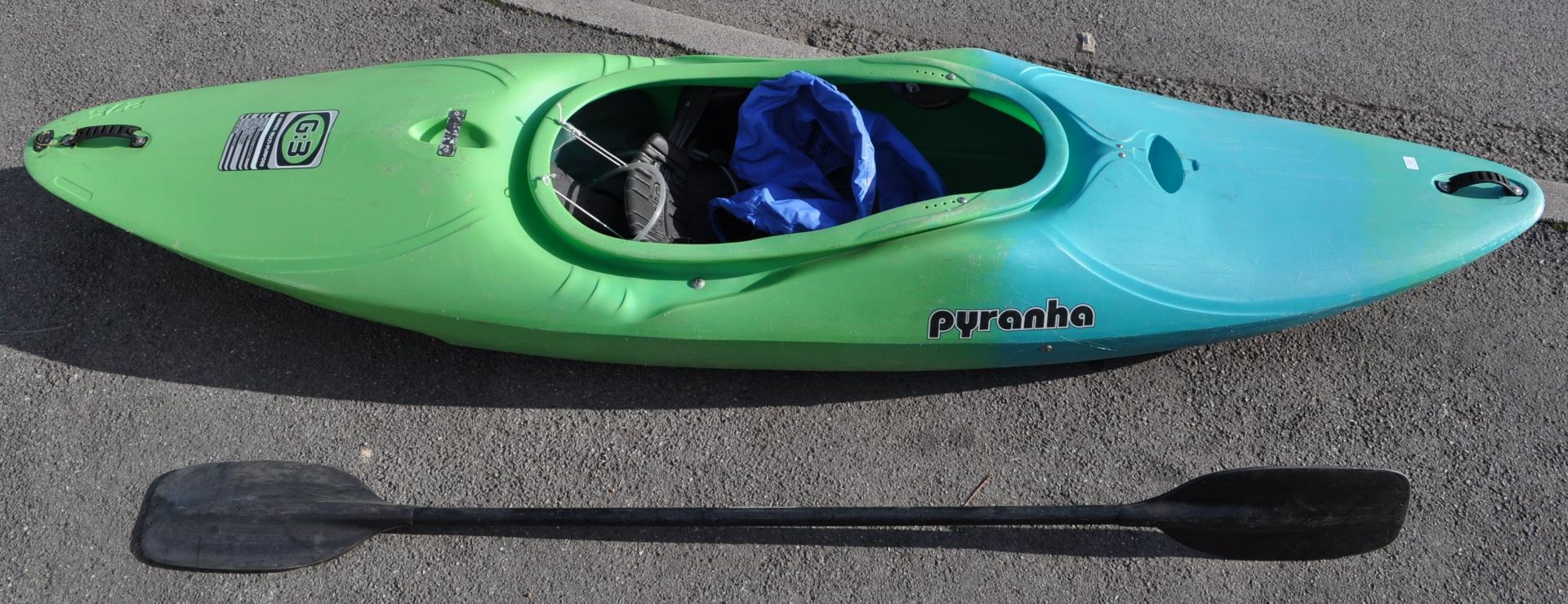 PYRANHA G SERIES KAYAK / CANOE & PADDLE - Image 2 of 6