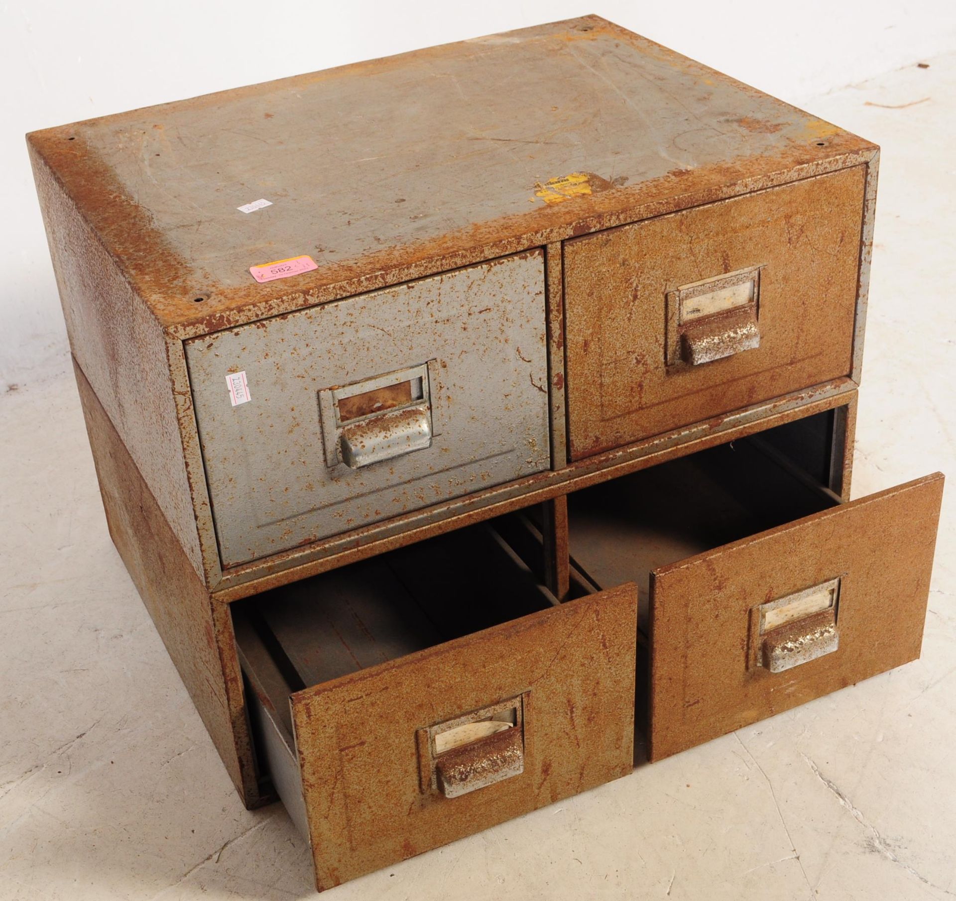 COLLECTION OF INDUSTRIAL 20TH CENTURY METAL FILING CABINETS - Bild 3 aus 4
