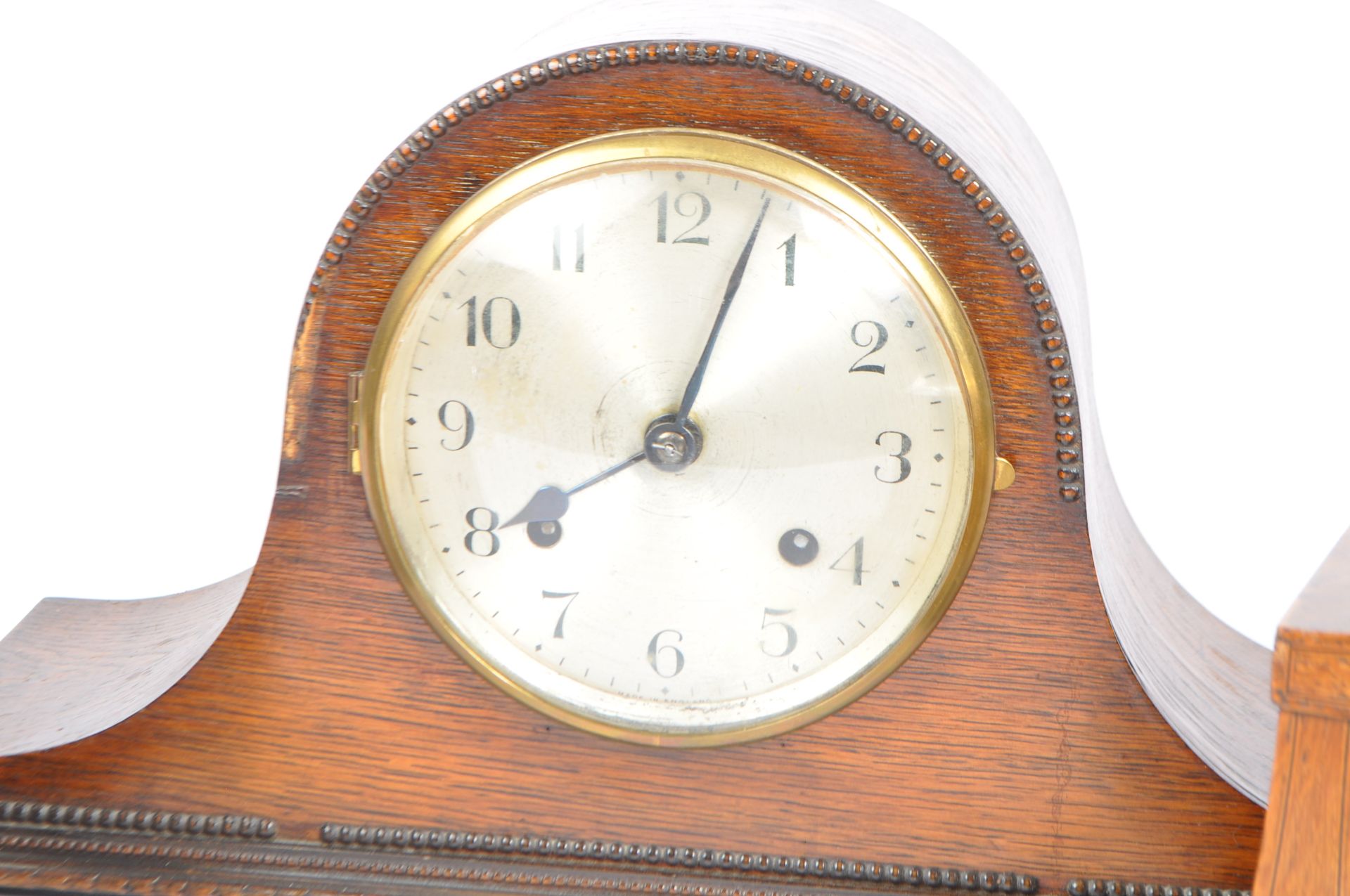 THREE EDWARDIAN & LATER OAK MANTEL CLOCKS - Bild 2 aus 7