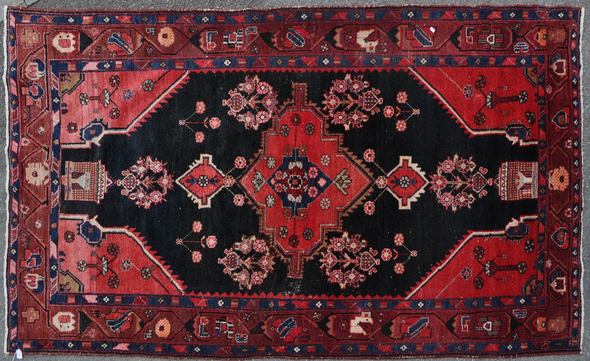 MID 20TH CENTURY PERSIAN ISLAMIC HAMEDAN FLOOR RUG