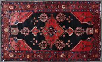 MID 20TH CENTURY PERSIAN ISLAMIC HAMEDAN FLOOR RUG