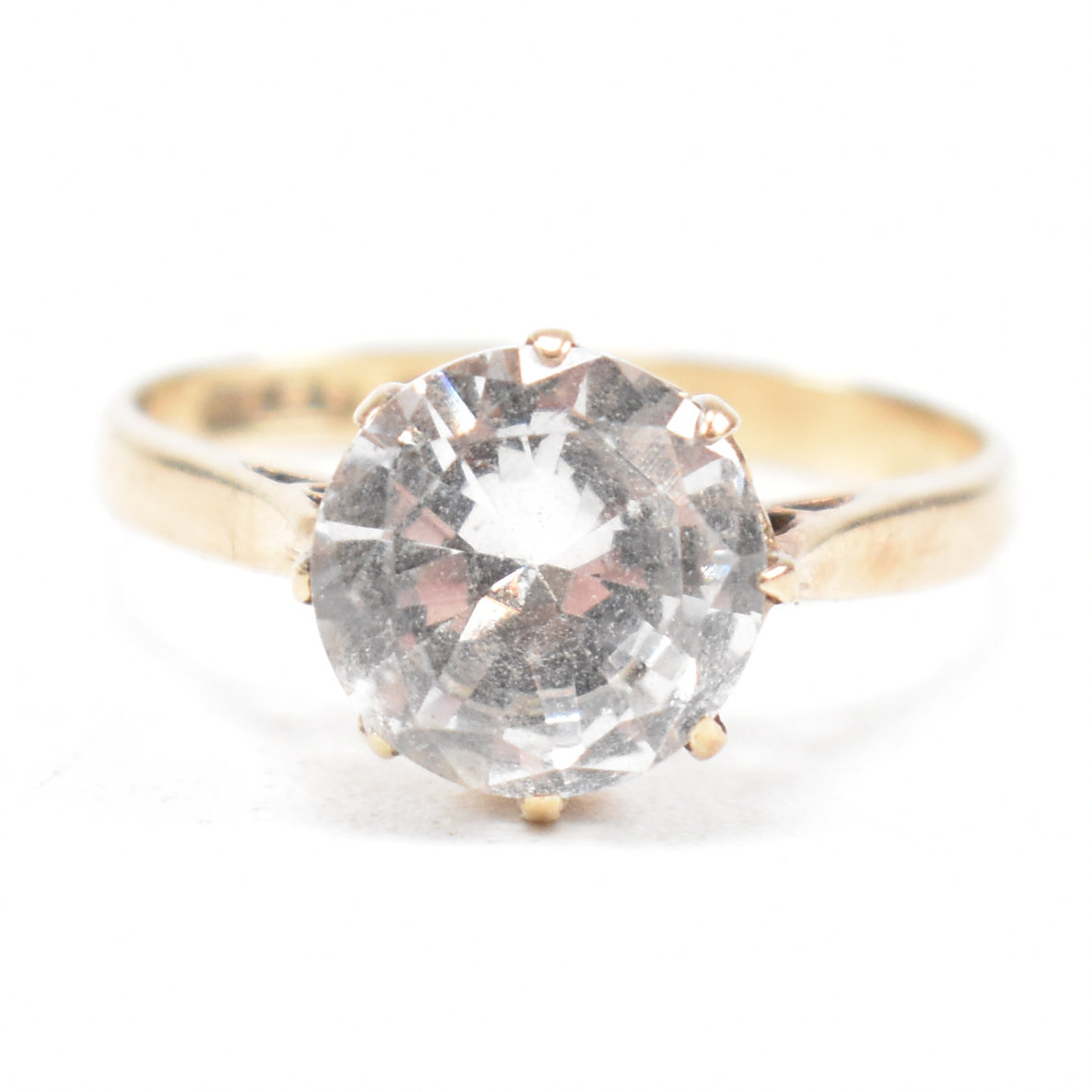 9CT GOLD AND SPINEL SET SINGLE STONE RING