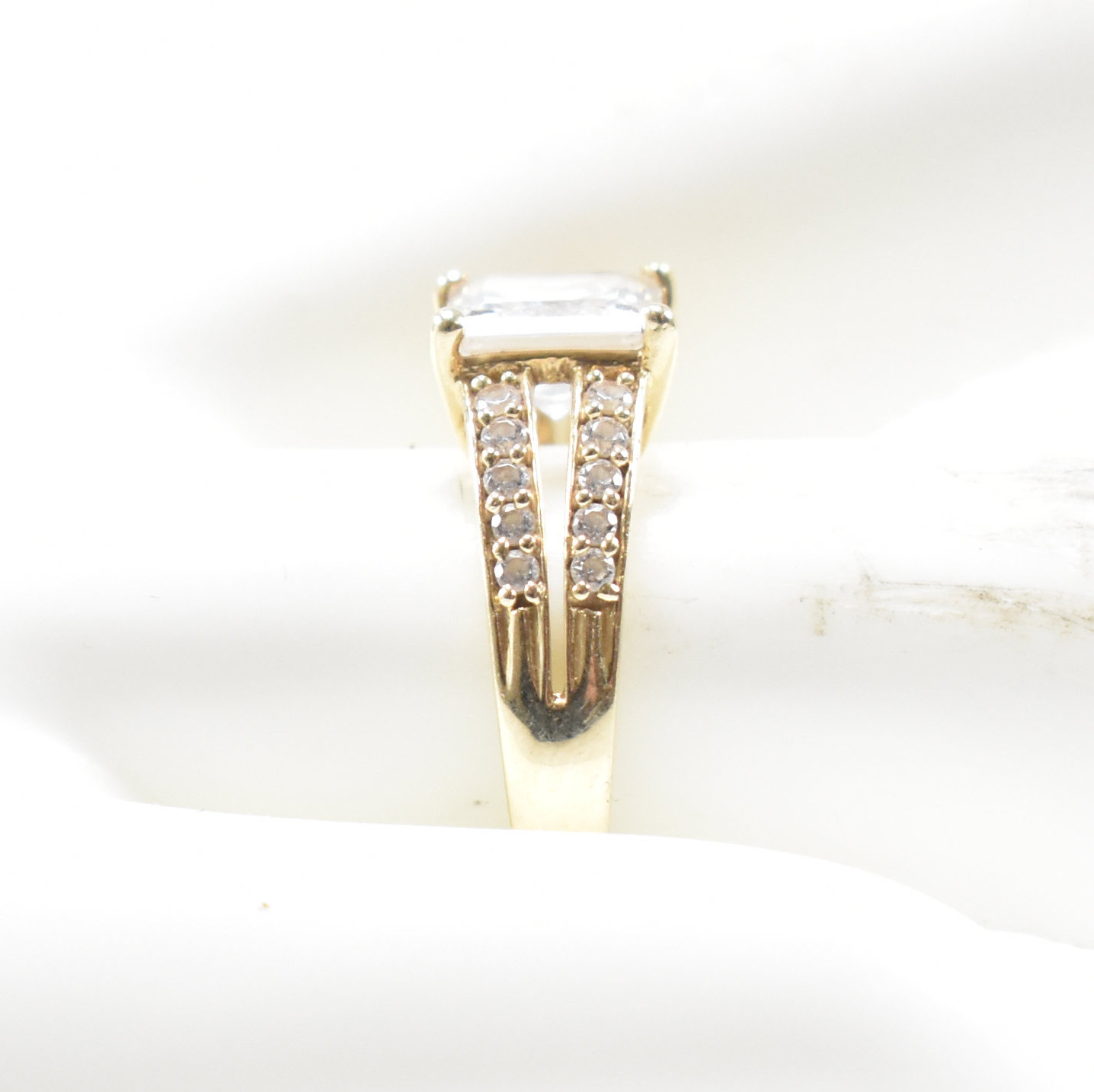 HALLMARKED 14CT GOLD & CUBIC ZIRCONIA RING - Image 9 of 9