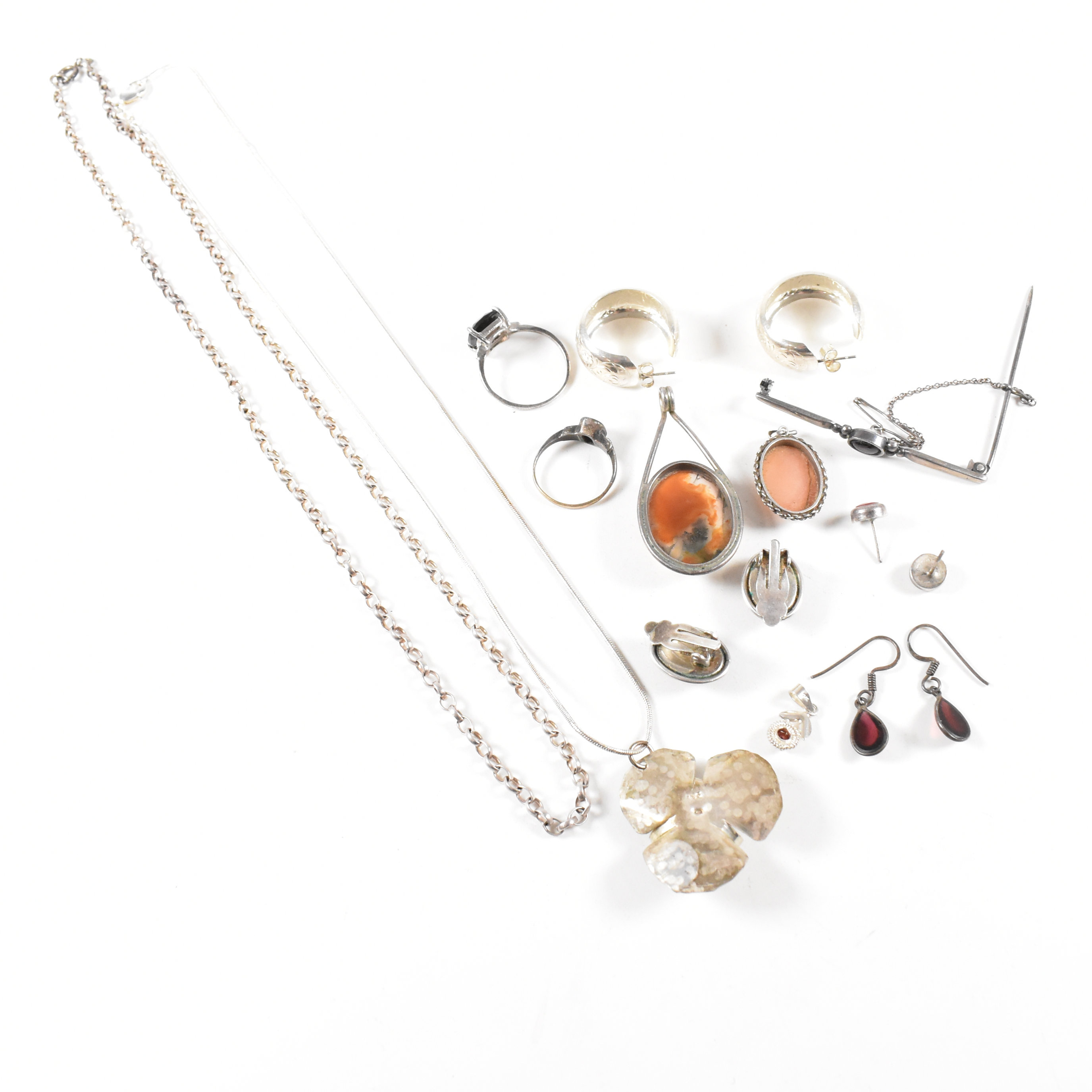 COLLECTION OF ASSORTED SILVER & WHITE METAL JEWELLERY - Image 10 of 14