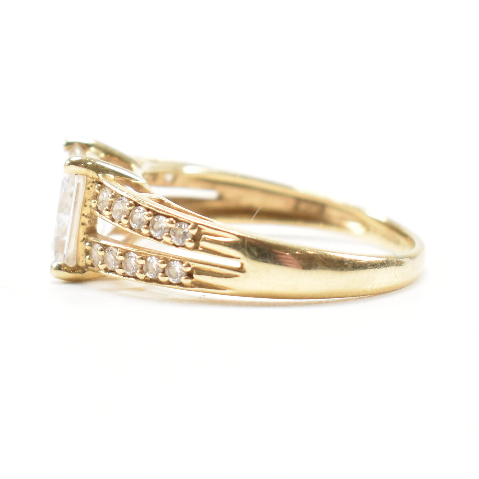 HALLMARKED 14CT GOLD & CUBIC ZIRCONIA RING - Image 4 of 9