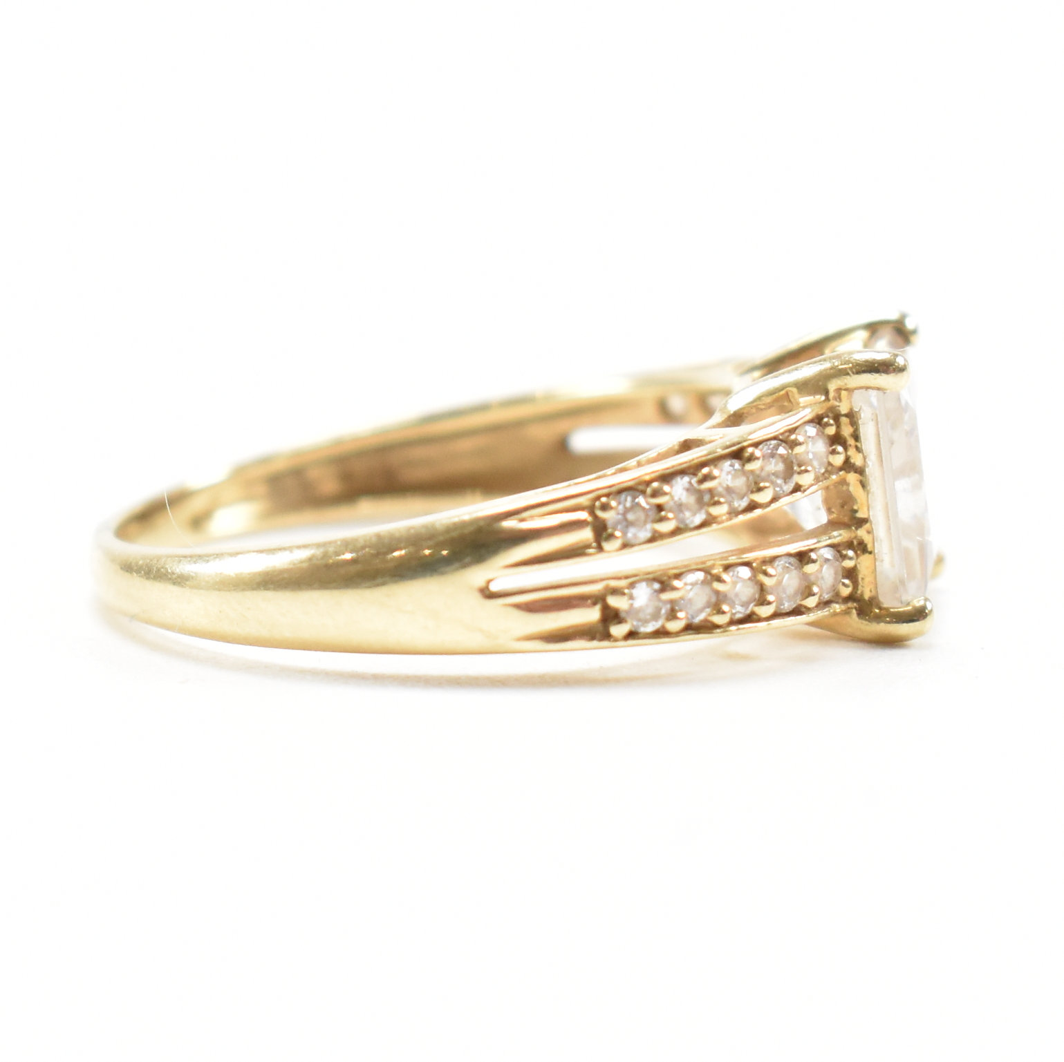 HALLMARKED 14CT GOLD & CUBIC ZIRCONIA RING - Image 5 of 9