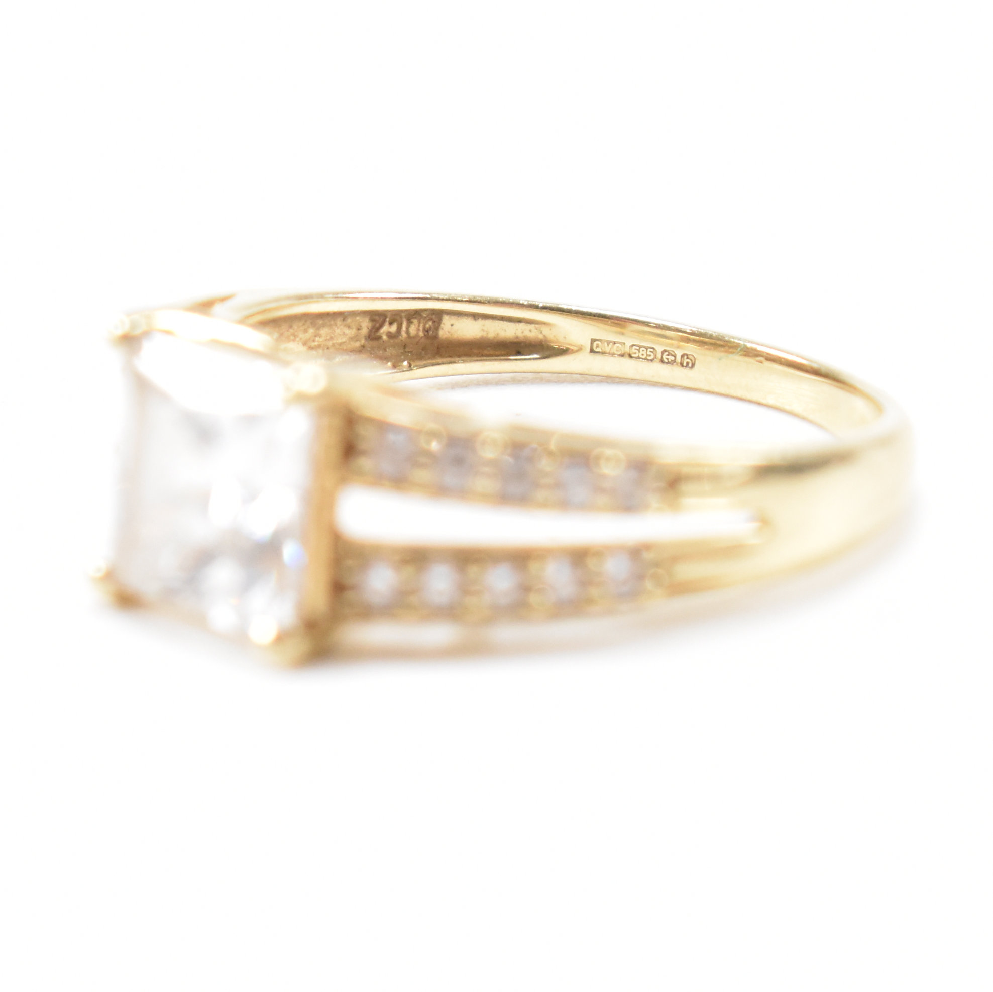 HALLMARKED 14CT GOLD & CUBIC ZIRCONIA RING - Image 8 of 9
