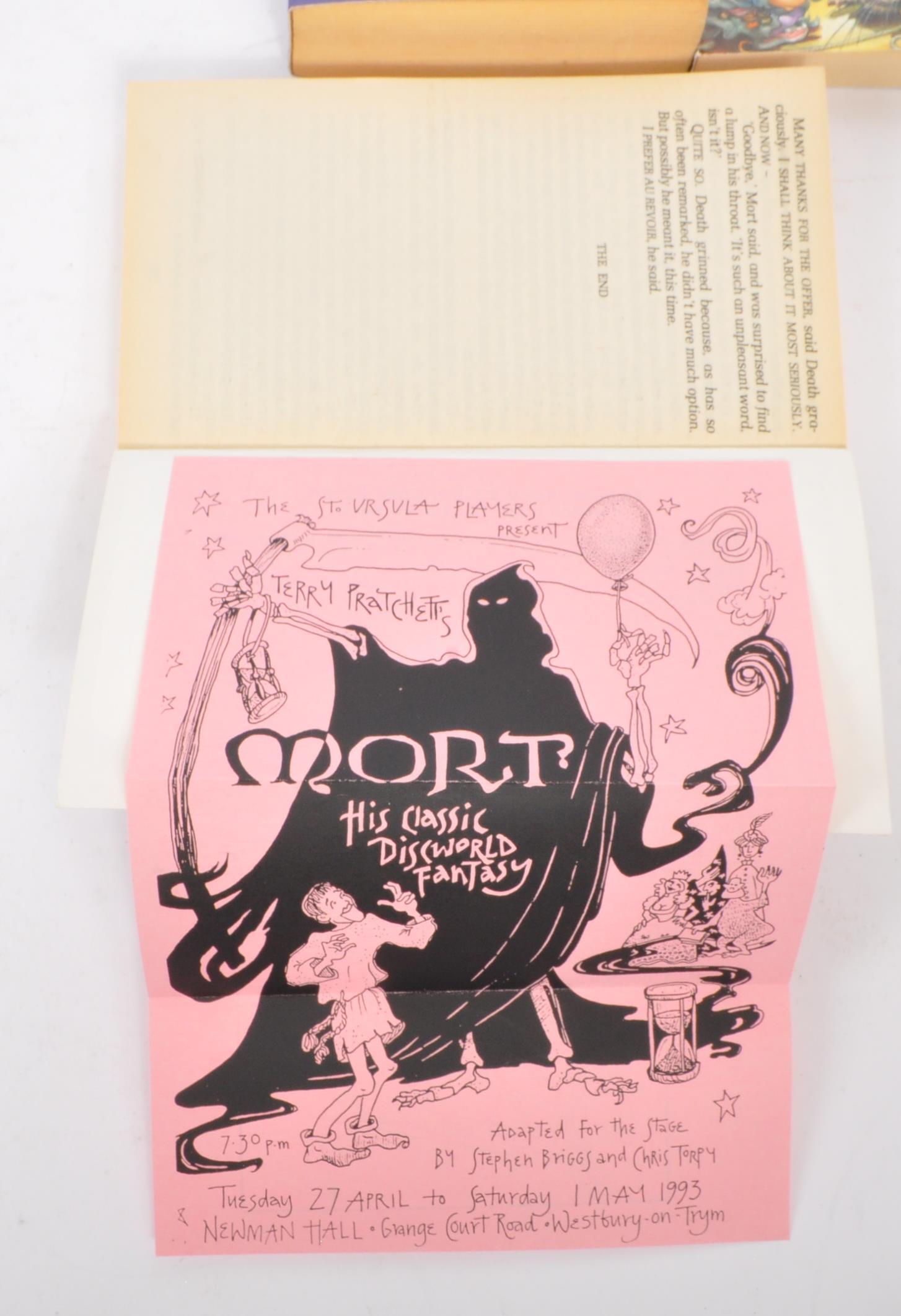 SIGNED TERRY PRATCHETT BOOKS & EPHEMERA - Image 5 of 8