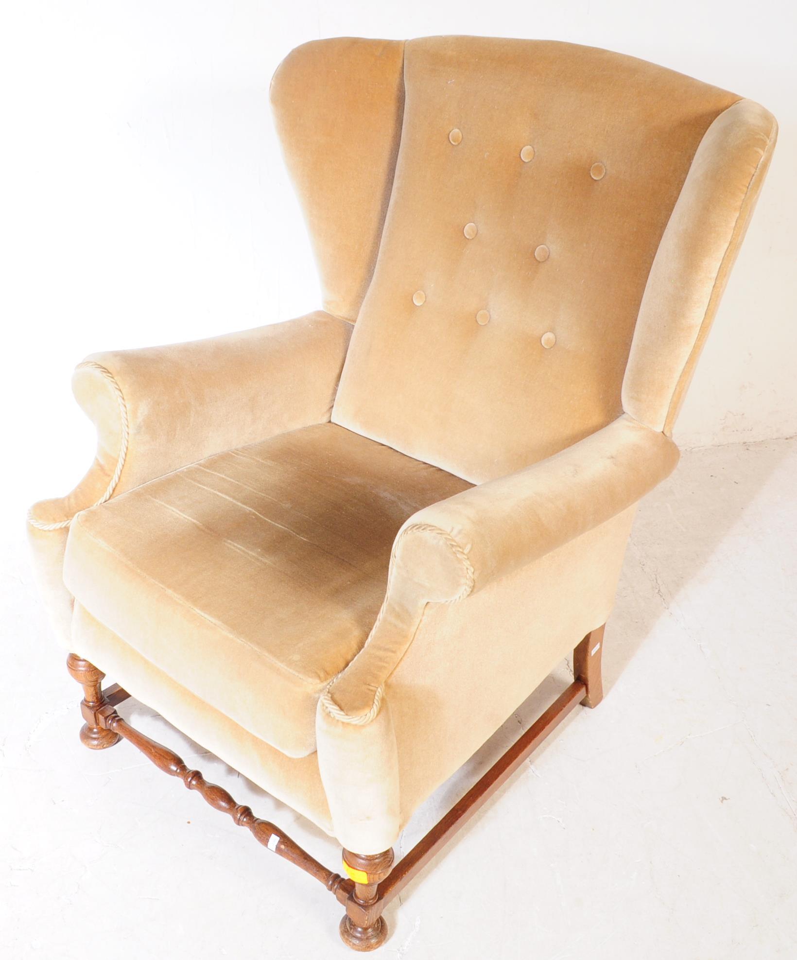 VINTAGE 20TH CENTURY OAK WING BACK ARMCHAIR - Image 4 of 4