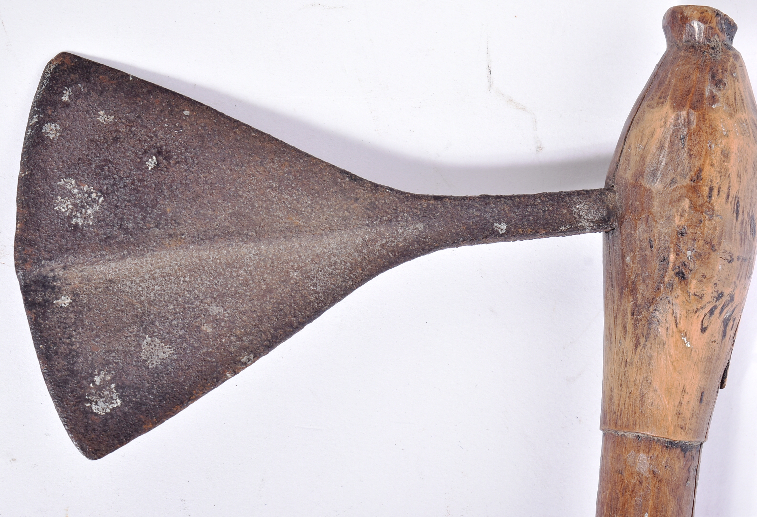 19TH CENTURY AFRICAN TRIBAL AXE - Image 4 of 5