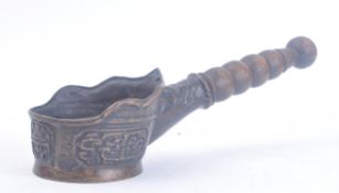 19TH CENTURY CHINESE BRONZE CLOTHES IRON & WOODEN HANDLE