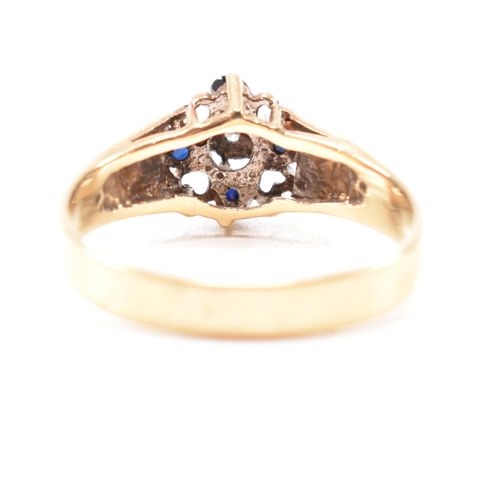 VINTAGE HALLMARKED 9CT GOLD SAPPHIRE & DIAMOND CLUSTER RING - Image 4 of 7